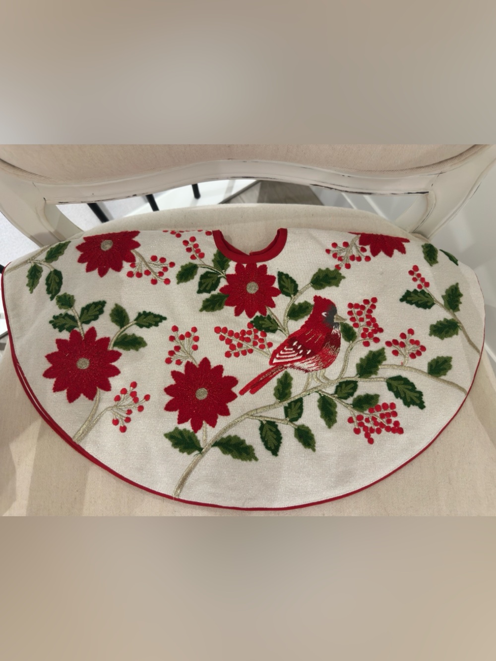 NWT Cynthia Rowley New York Embroidered Red Cardinal Christmas Tree Skirt 24”